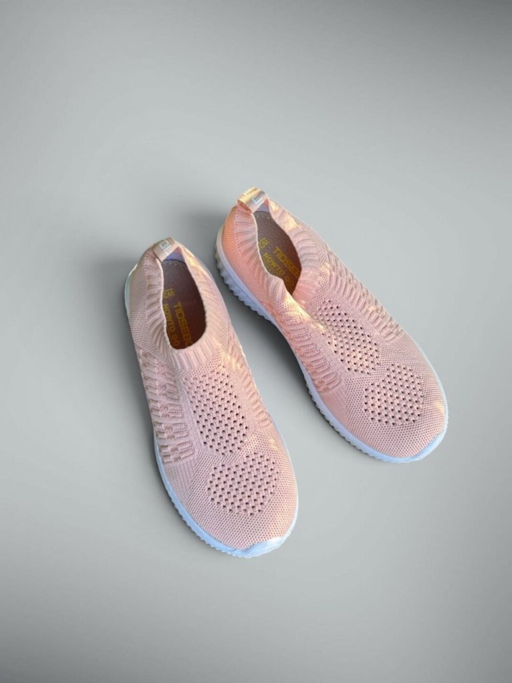 Tiosebon Peach Mesh Walking Athletic Comfort Shoes Size EU 35 US 5 Slip On